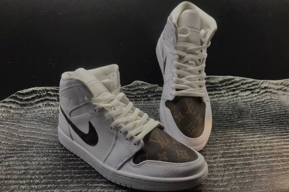 Customized High-Top-Sneaker